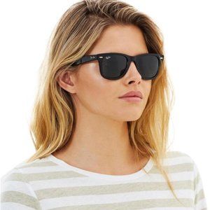 Ray-Ban Polarized Wayfarer Ease RB4340